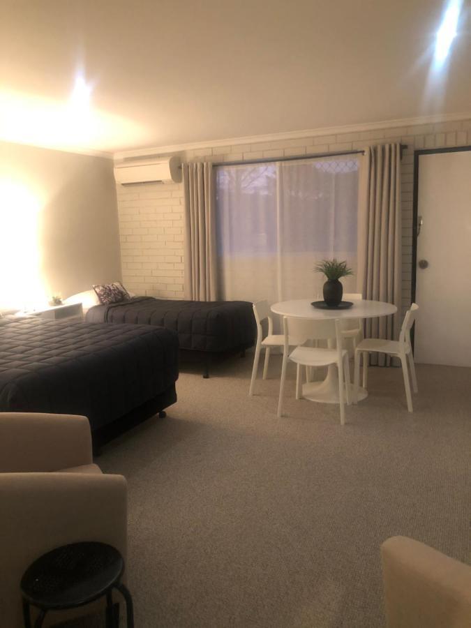 Estelle Kramer Motel Armidale Bagian luar foto