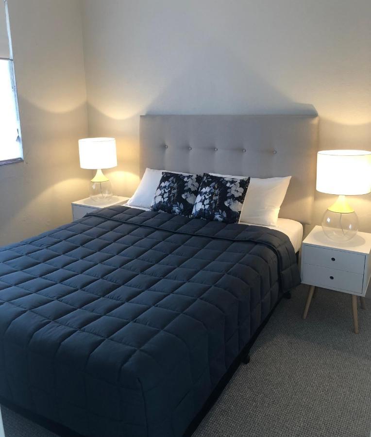 Estelle Kramer Motel Armidale Bagian luar foto
